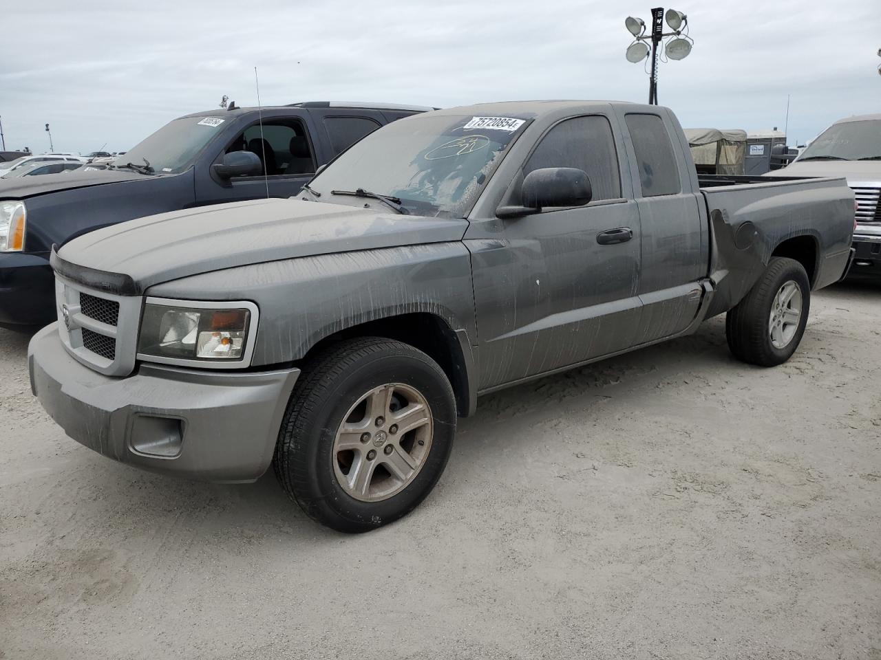 2011 Dodge Dakota - Image 1