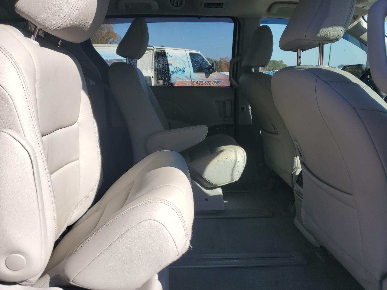 2020 Toyota Sienna - Image 11