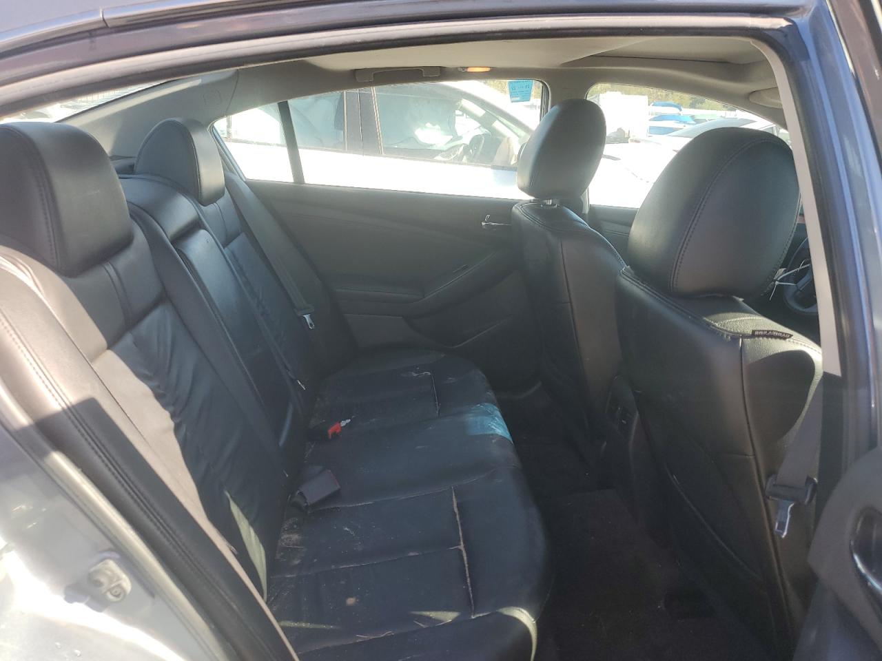 2011 Nissan Altima - Image 10