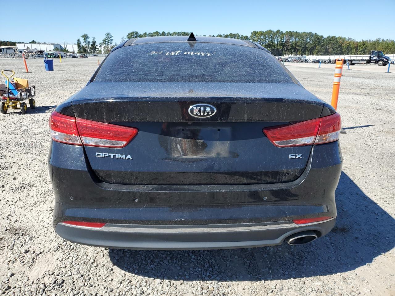 5XXGU4L32JG210860 2018 Kia Optima Ex