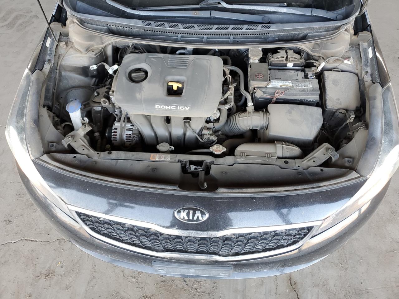 3KPFL4A75JE232090 2018 Kia Forte Lx