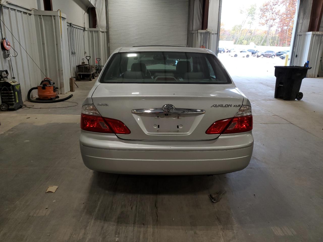 4T1BF28B83U302332 2003 Toyota Avalon Xl