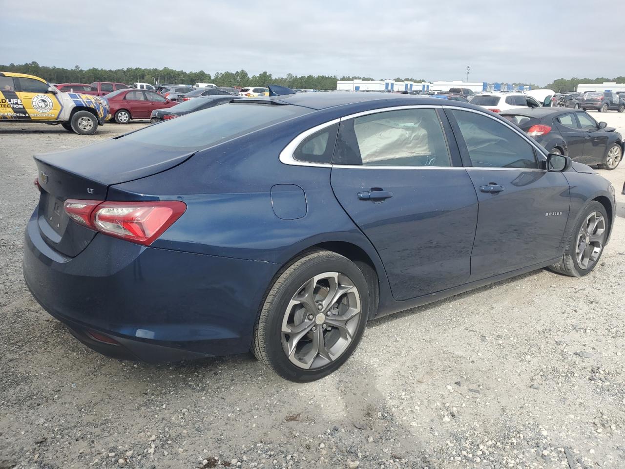 2021 Chevrolet Malibu - Image 3