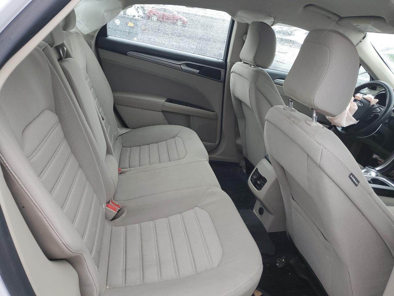 2020 Ford Fusion - Image 10