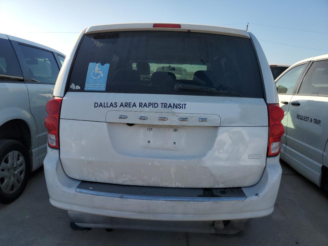 2017 Dodge Caravan - Image 6