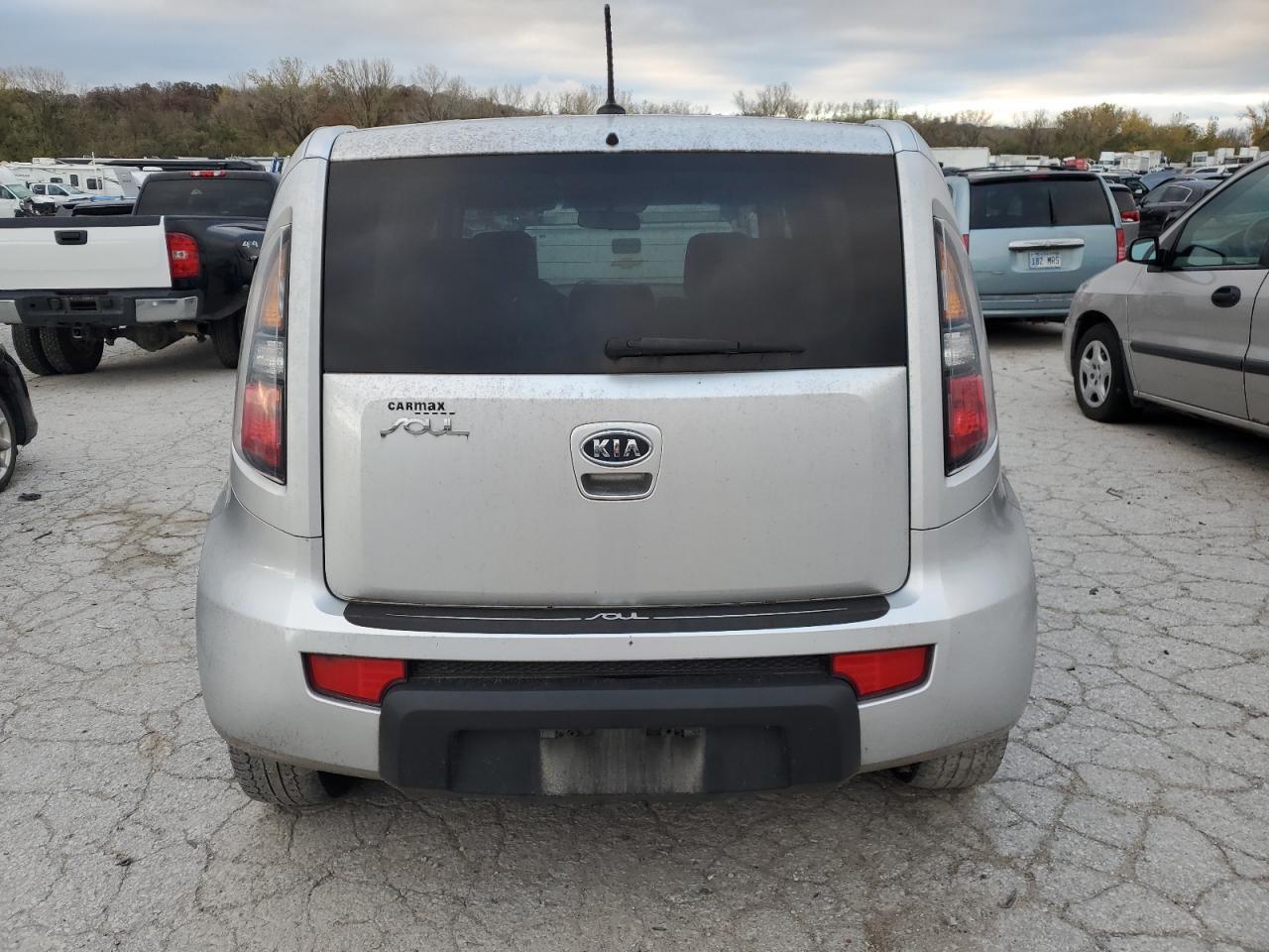 2011 Kia Soul + VIN: KNDJT2A28B7321012 Lot: 78526694