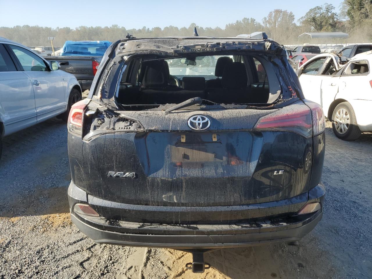 VIN JTMZFREV9HJ721373 2017 TOYOTA RAV4 no.6