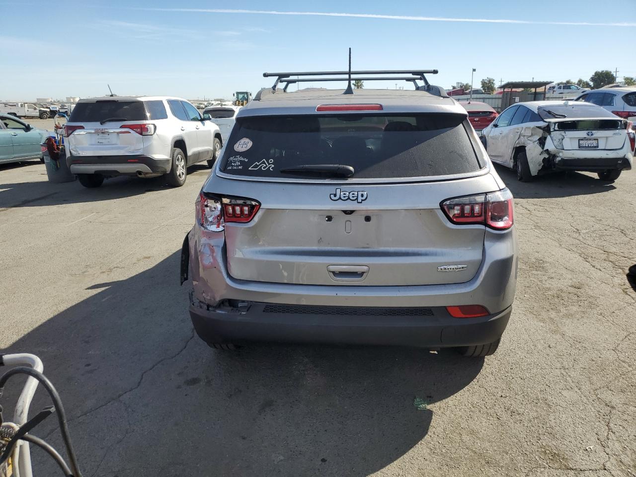 3C4NJCBB4JT286250 2018 Jeep Compass Latitude