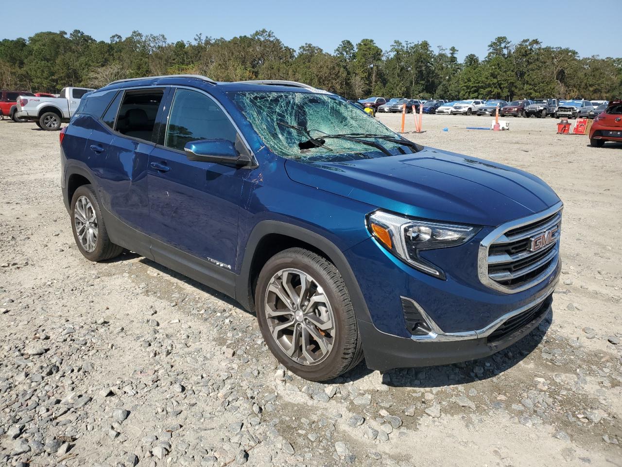 2021 GMC Terrain - Image 4