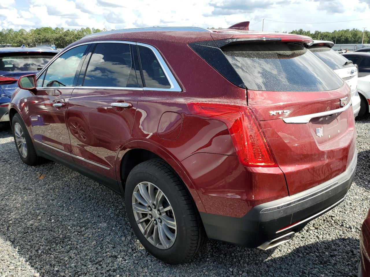 2017 Cadillac XT5 - Image 2