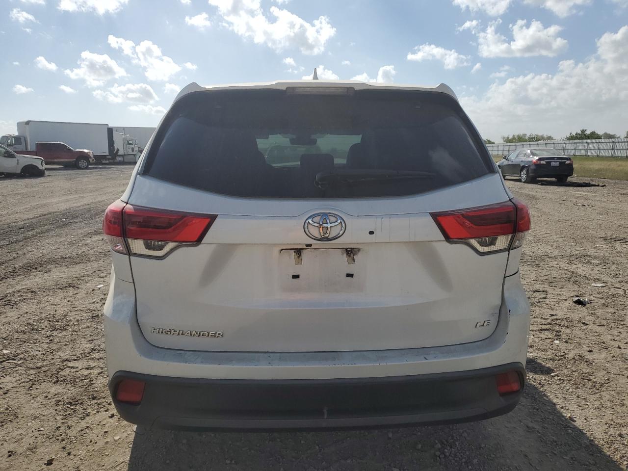 2019 Toyota Highlander - Image 6