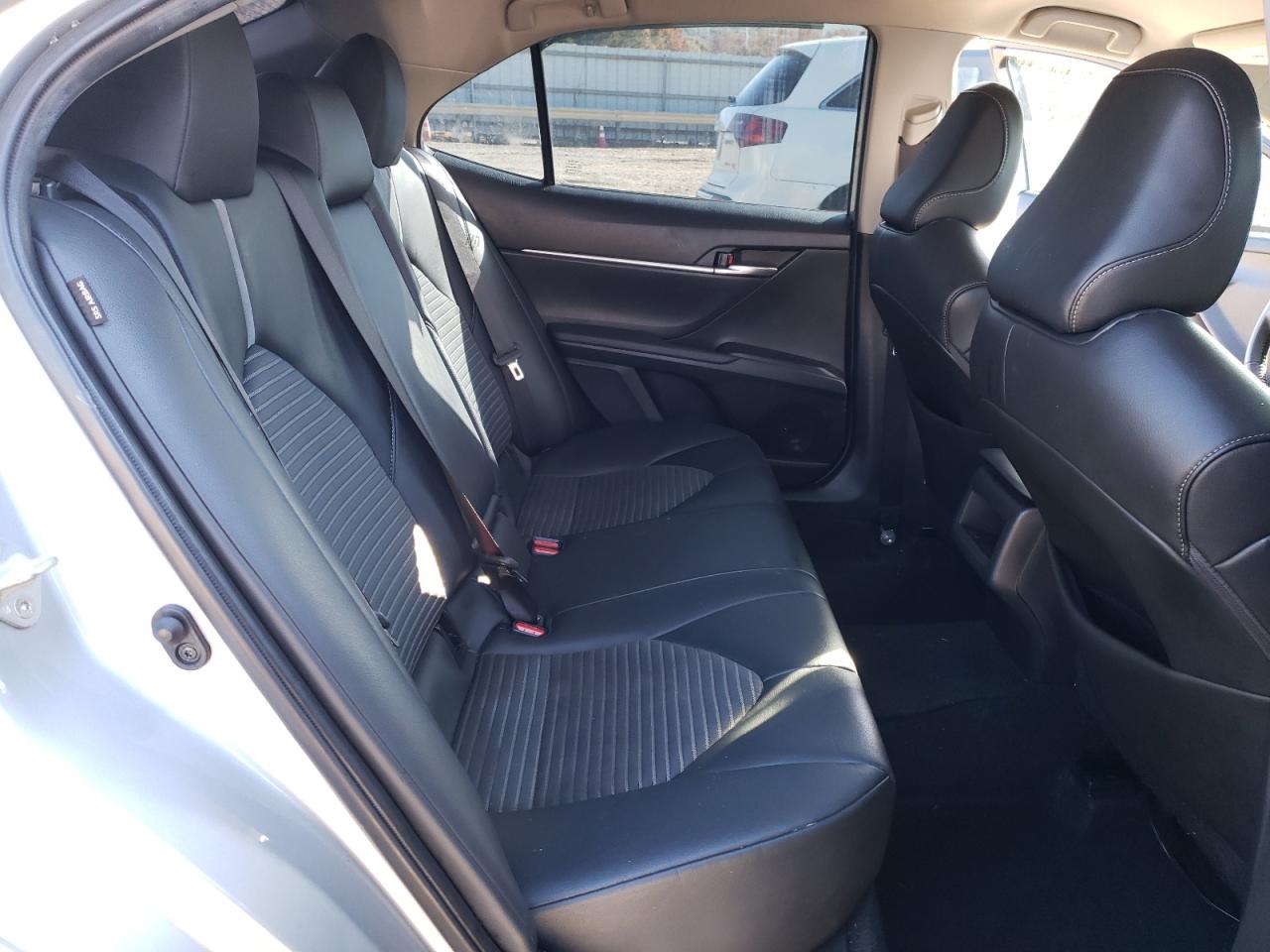 2021 Toyota Camry - Image 10