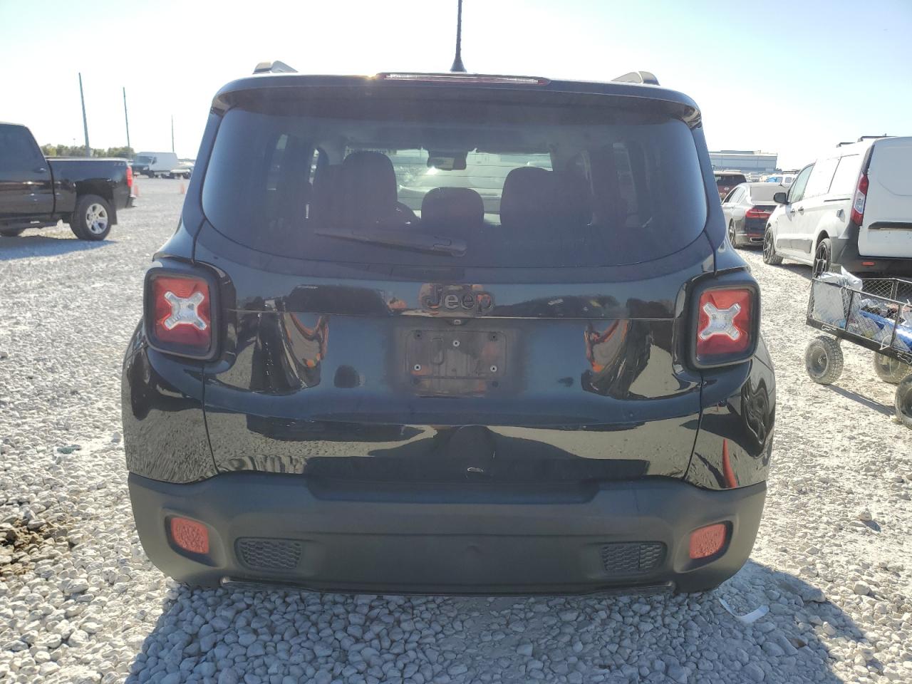 2017 Jeep Renegade - Image 6