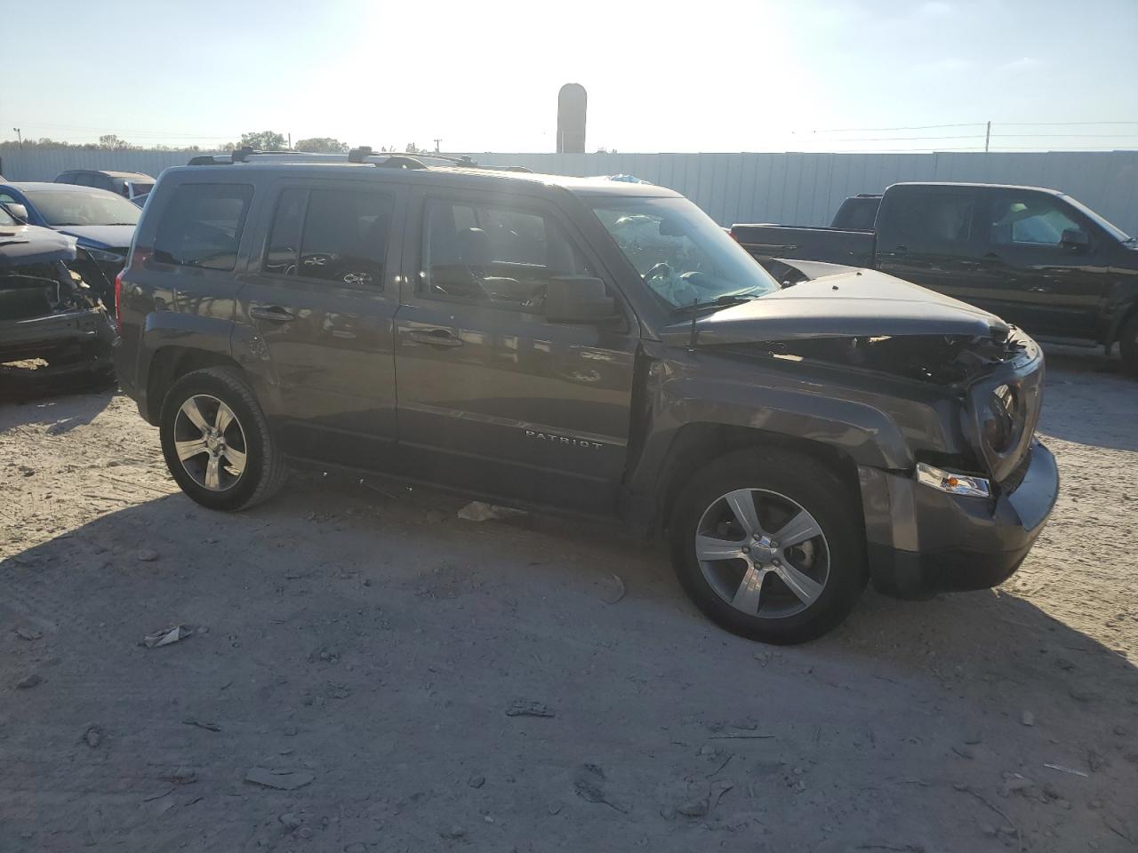 2017 Jeep Liberty (Patriot) - Image 4