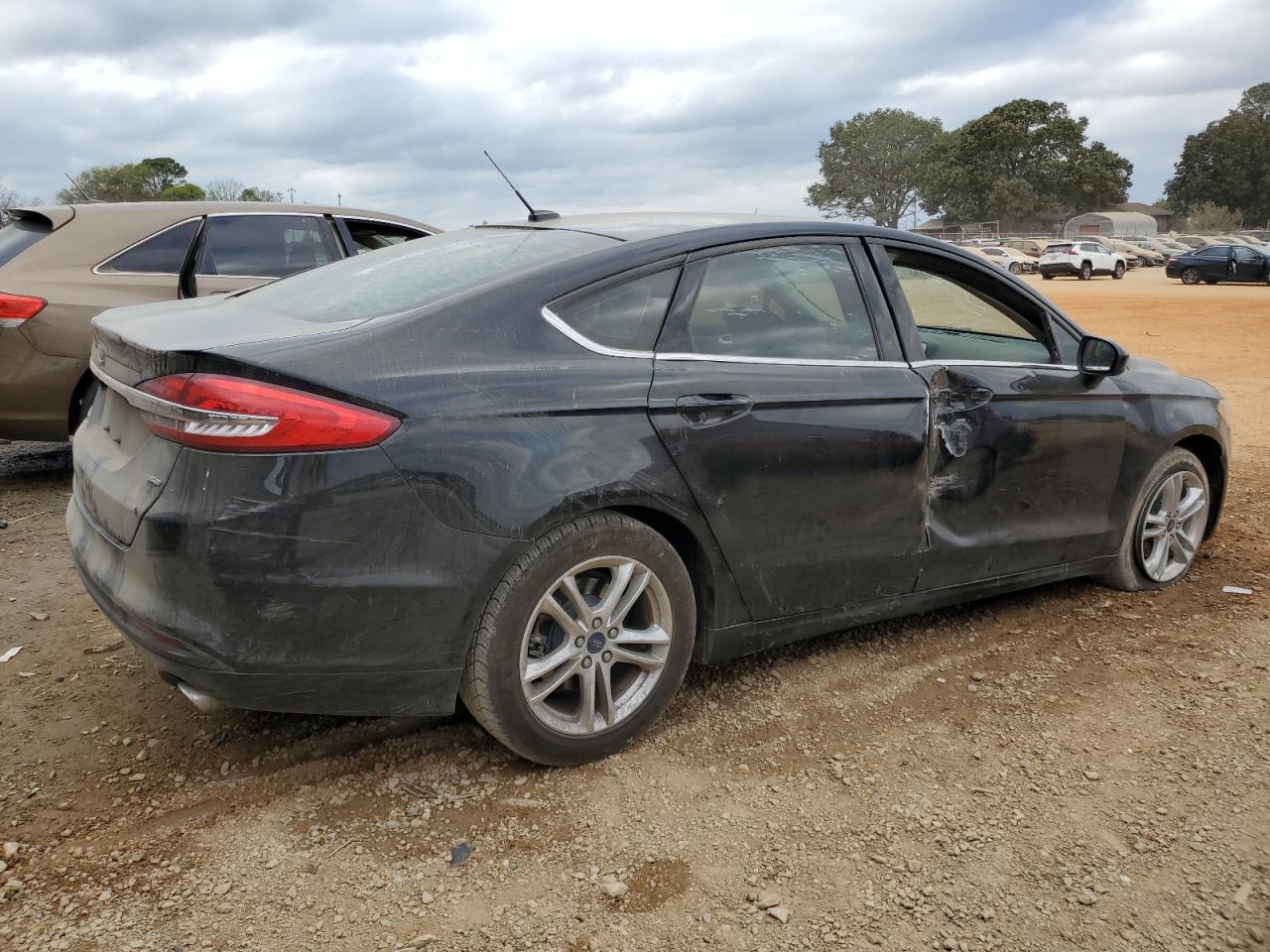 VIN 3FA6P0H75JR220894 2018 FORD FUSION no.3