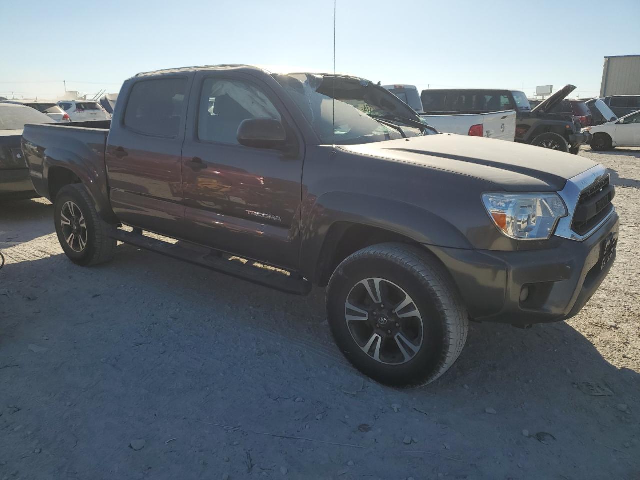 2015 Toyota Tacoma - Image 4