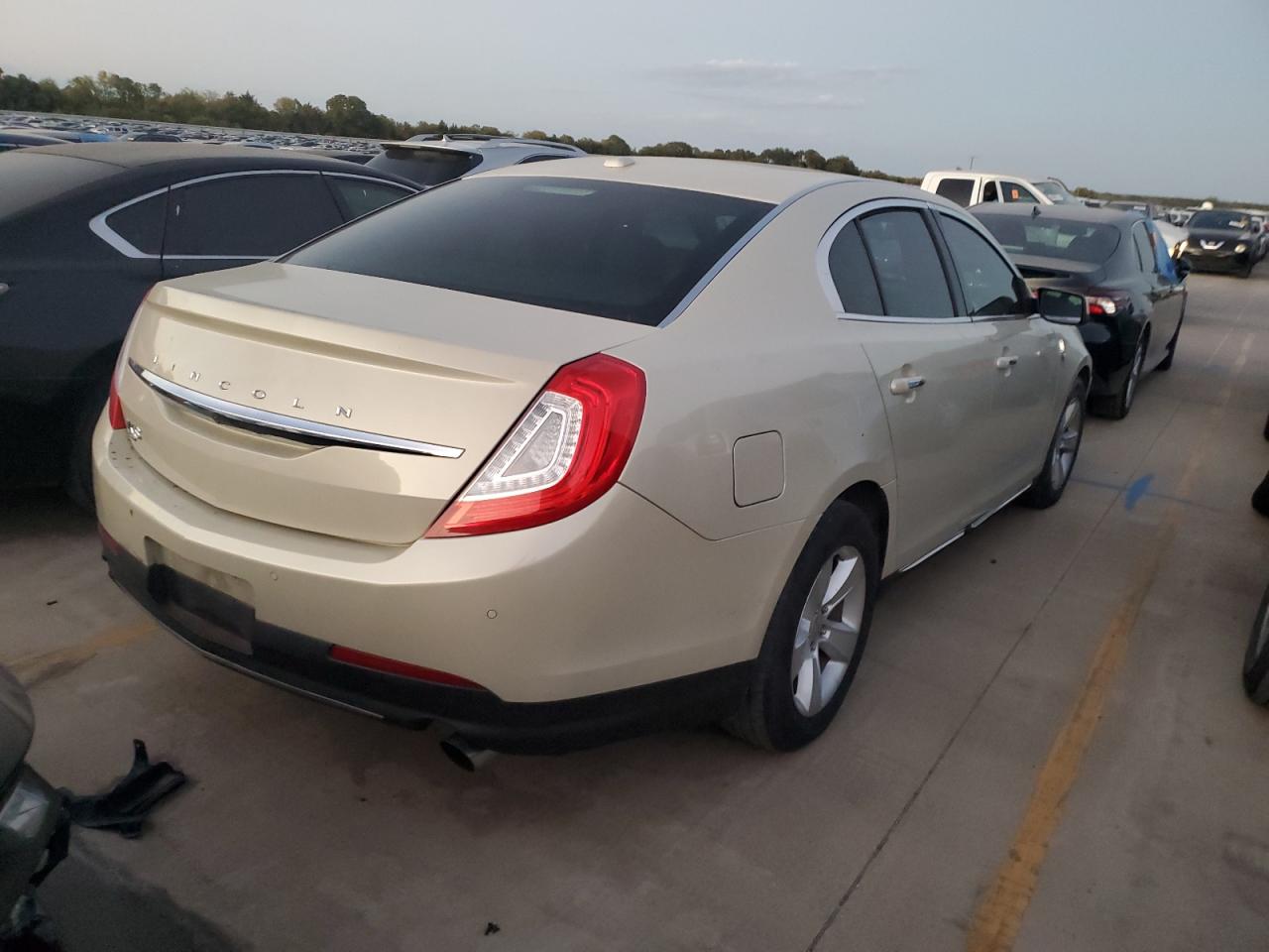 VIN 1LNHL9FT9GG603154 2016 LINCOLN MKS no.3