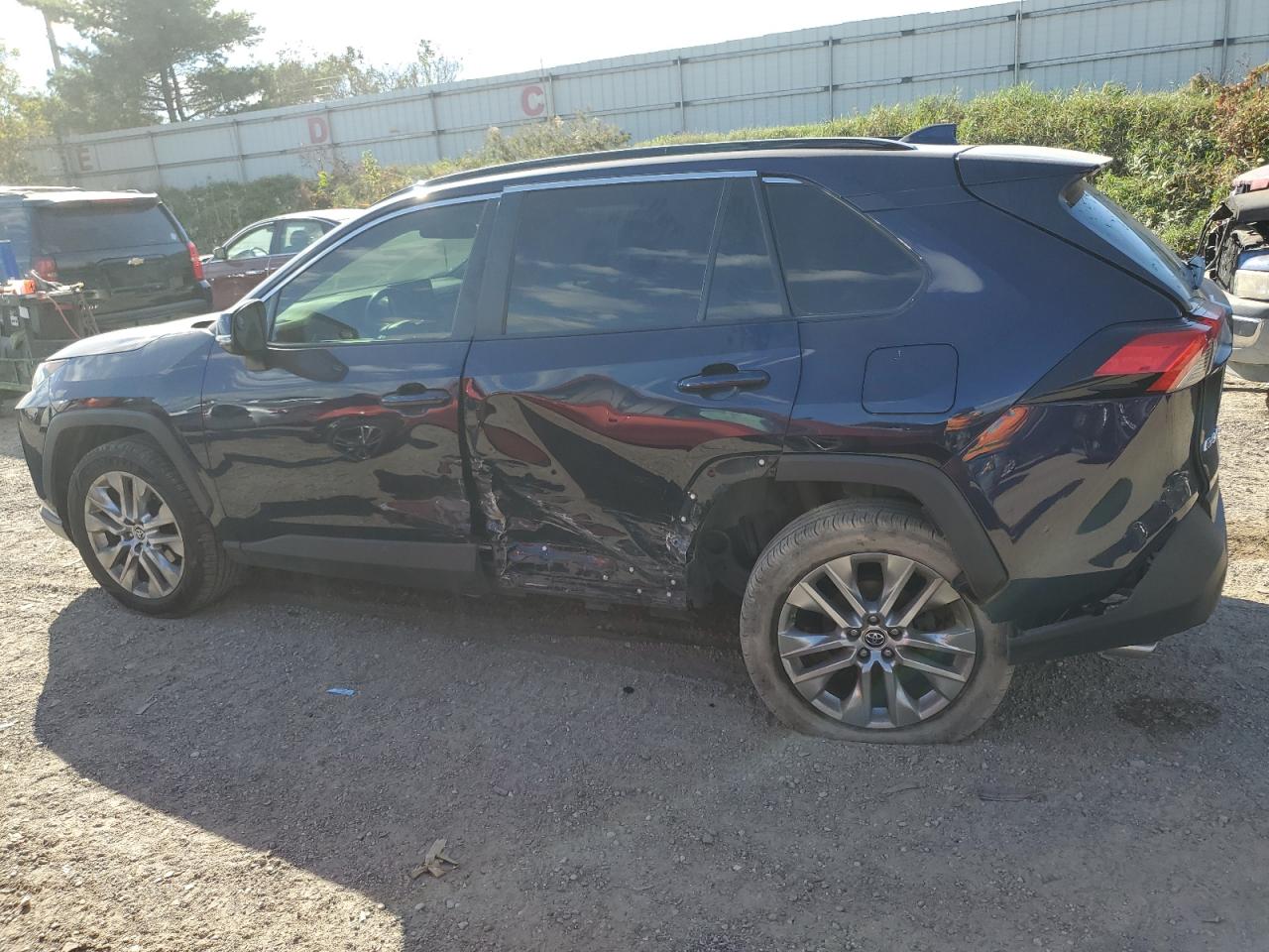 JTMA1RFV4KD026623 2019 Toyota Rav4 Xle Premium