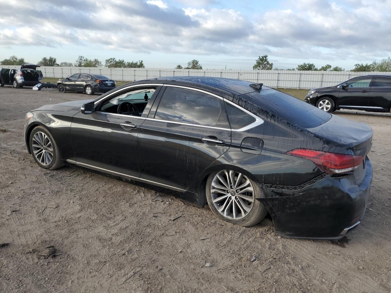2015 Hyundai Genesis - Image 2