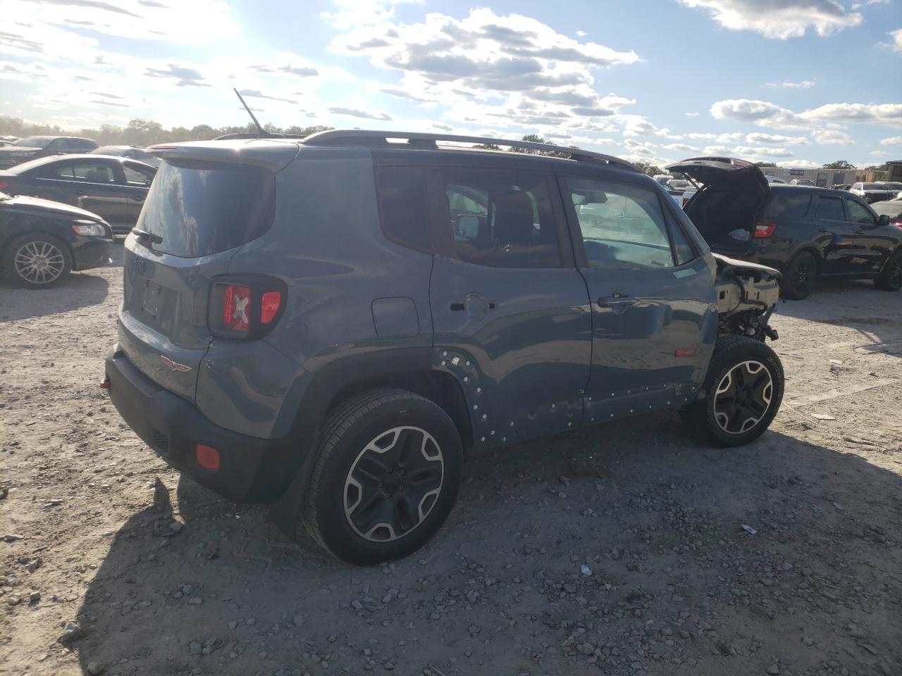 2015 Jeep Renegade - Image 3