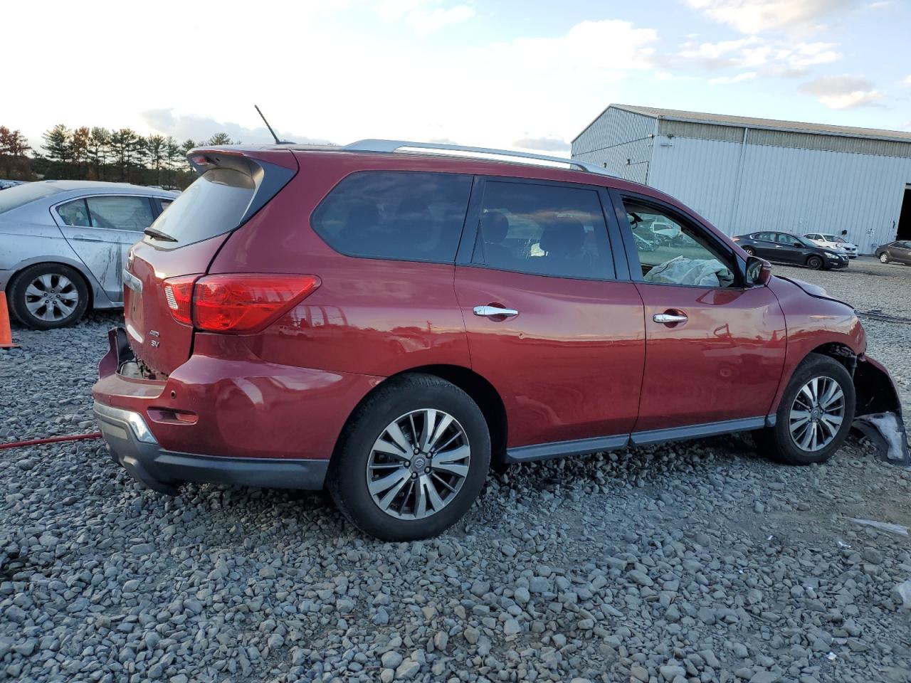 2018 Nissan Pathfinder - Image 3