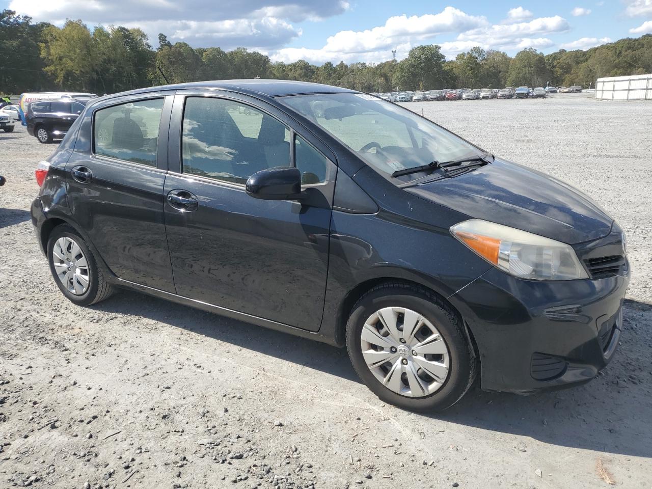 VIN JTDKTUD34DD550845 2013 TOYOTA YARIS no.4