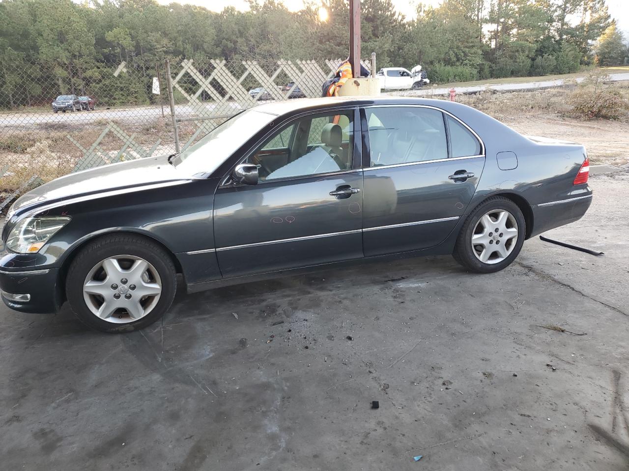 2004 Lexus LS - Image 1