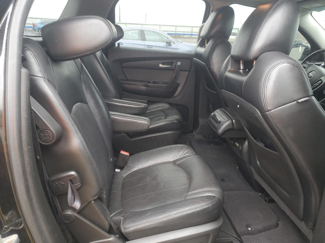 2011 GMC Acadia - Image 11