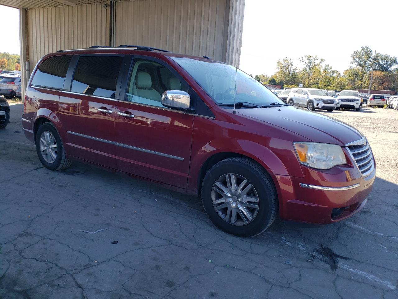 2010 Chrysler Town & Country - Image 4
