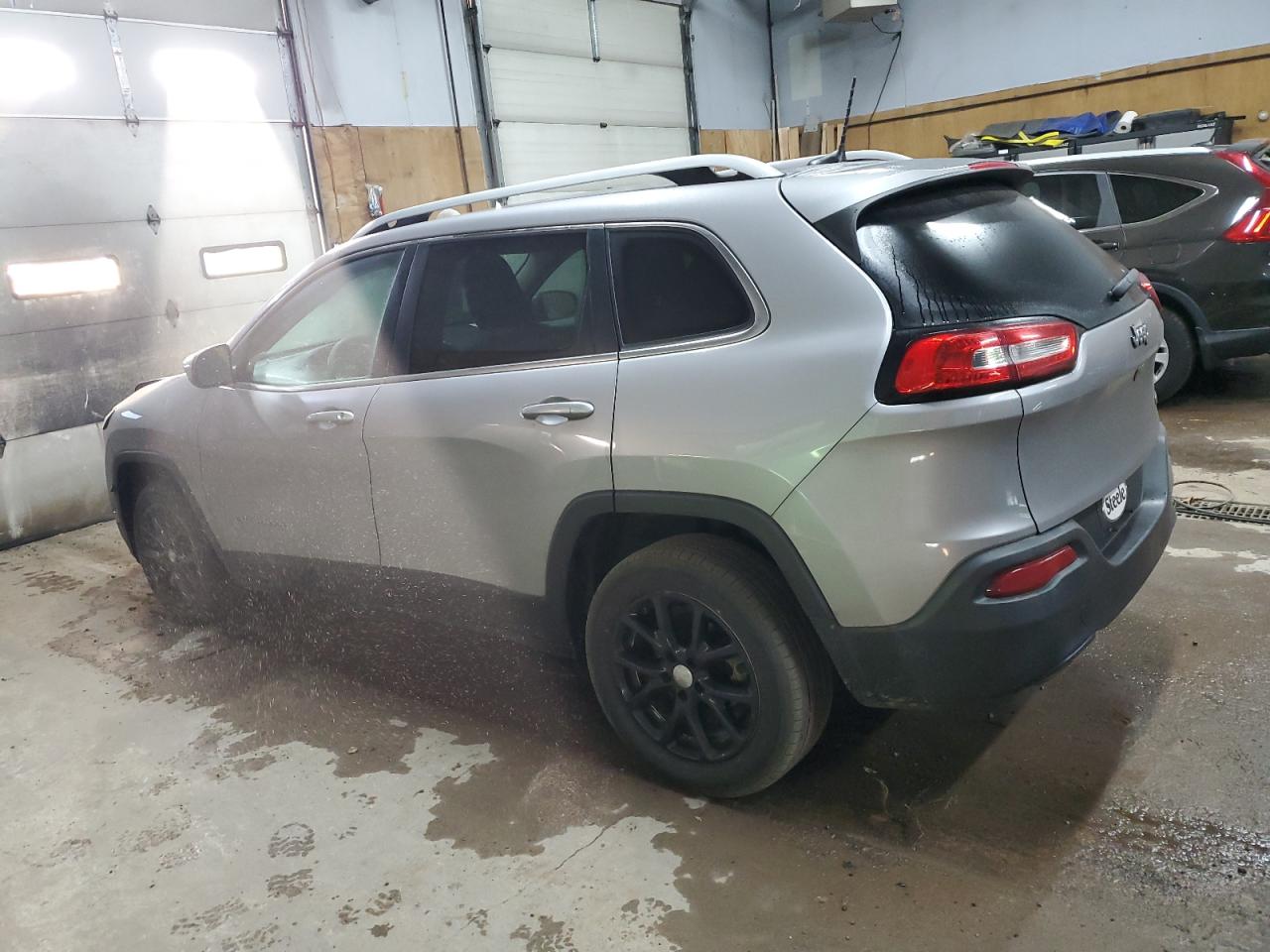 2018 Jeep Grand Cherokee - Image 2
