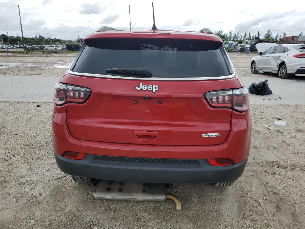 3C4NJCBB4JT194684 2018 Jeep Compass Latitude