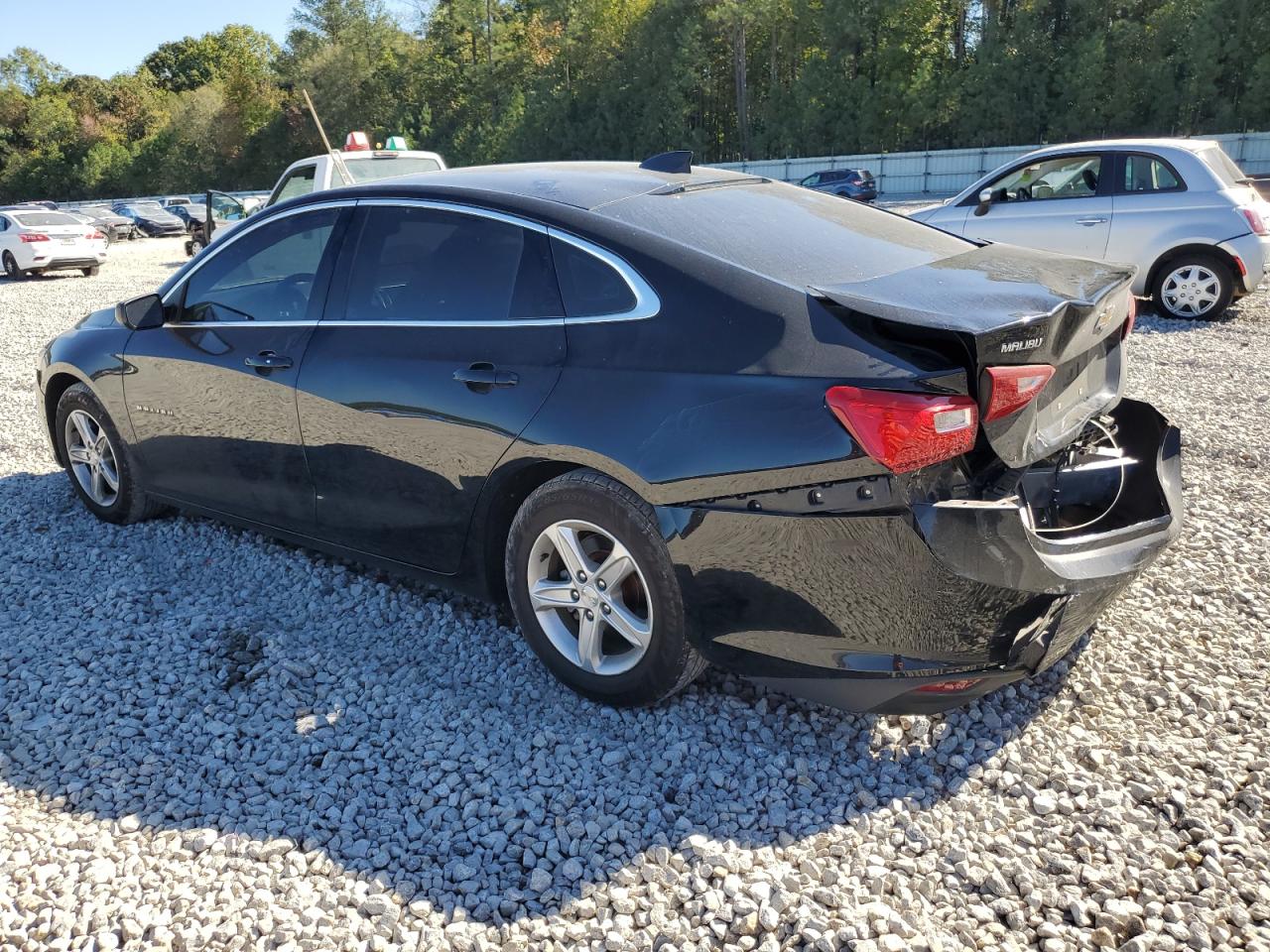 2019 Chevrolet Malibu - Image 2