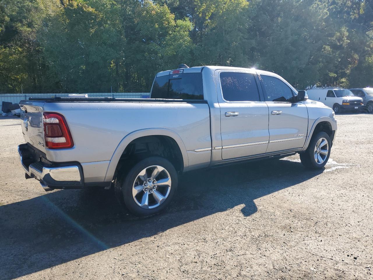 2019 RAM 1500 - Image 3