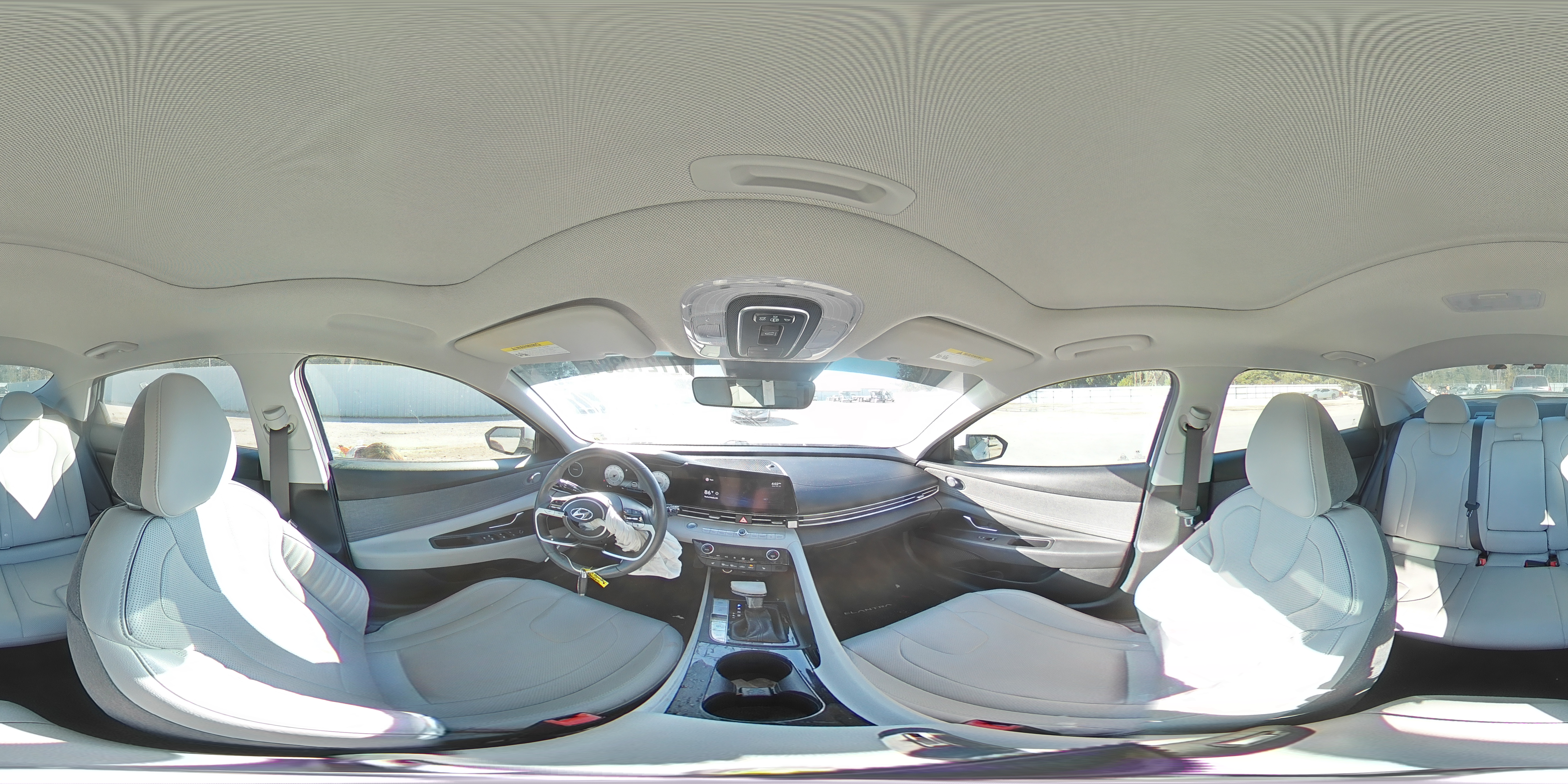 2022 Hyundai Elantra - Image 13