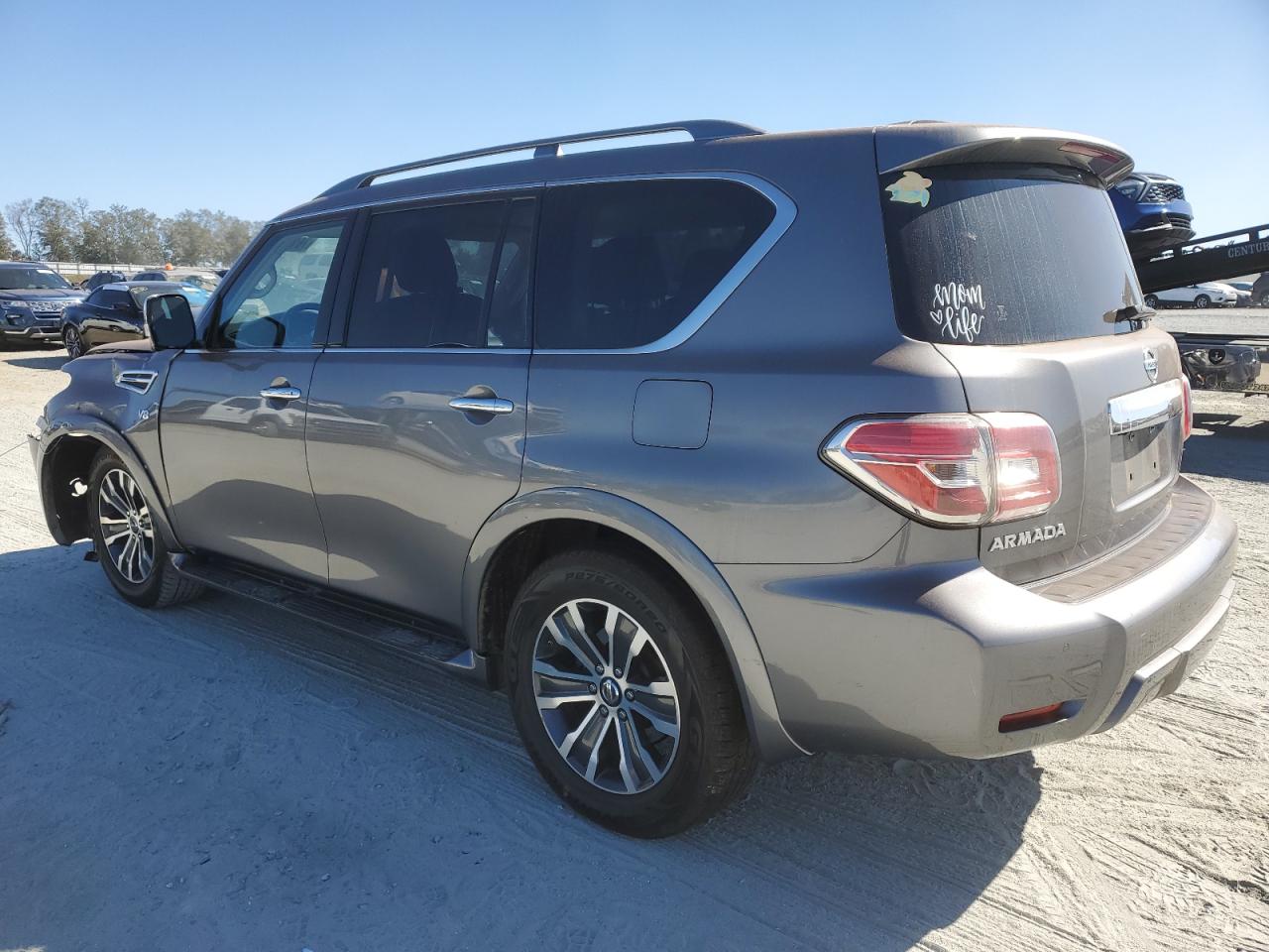 2020 Nissan Armada - Image 2