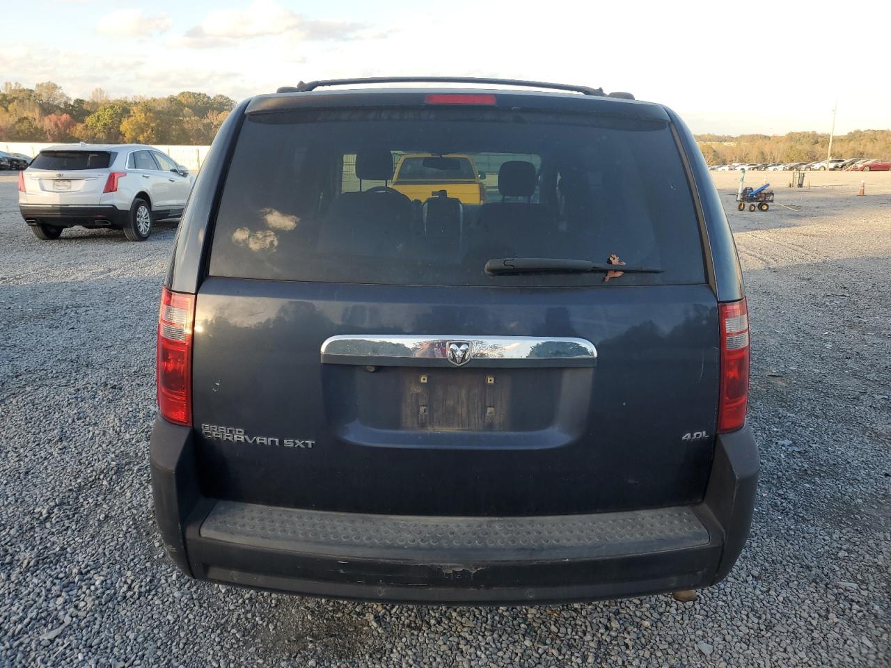2008 Dodge Caravan - Image 6