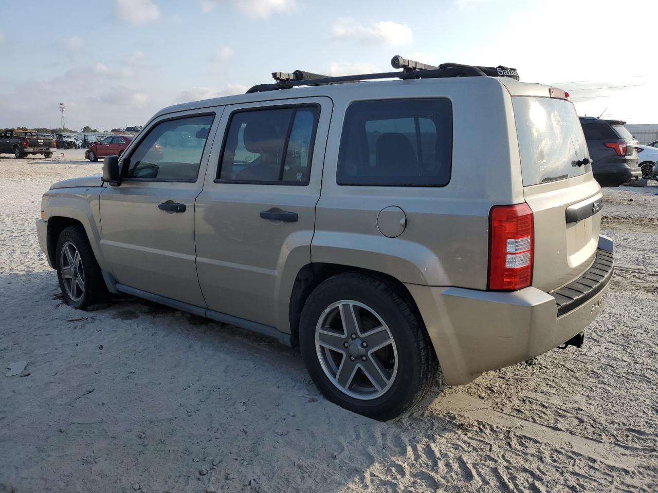 2010 Jeep Liberty (Patriot) - Image 2