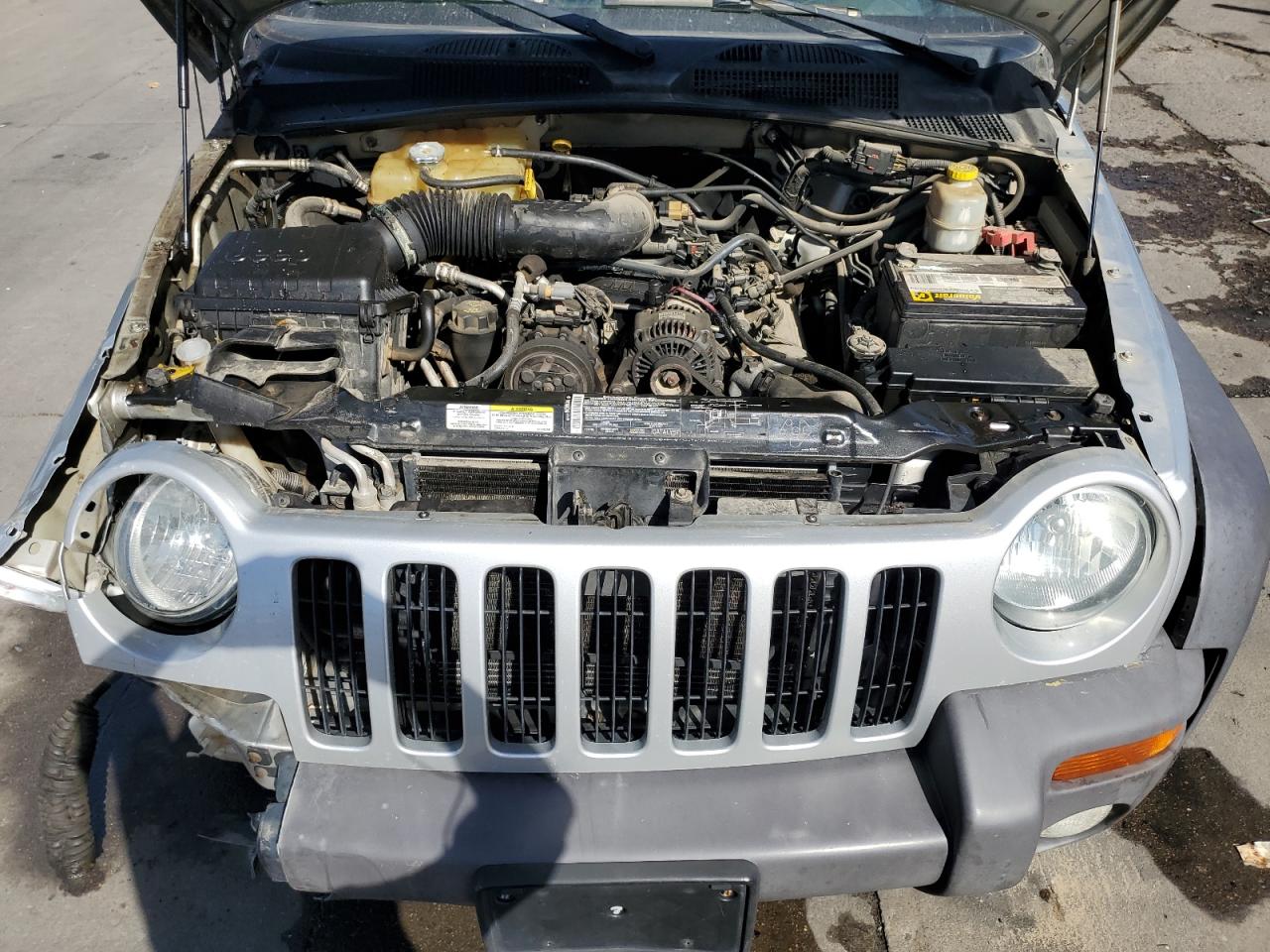 2004 Jeep Liberty (North America) - Image 12