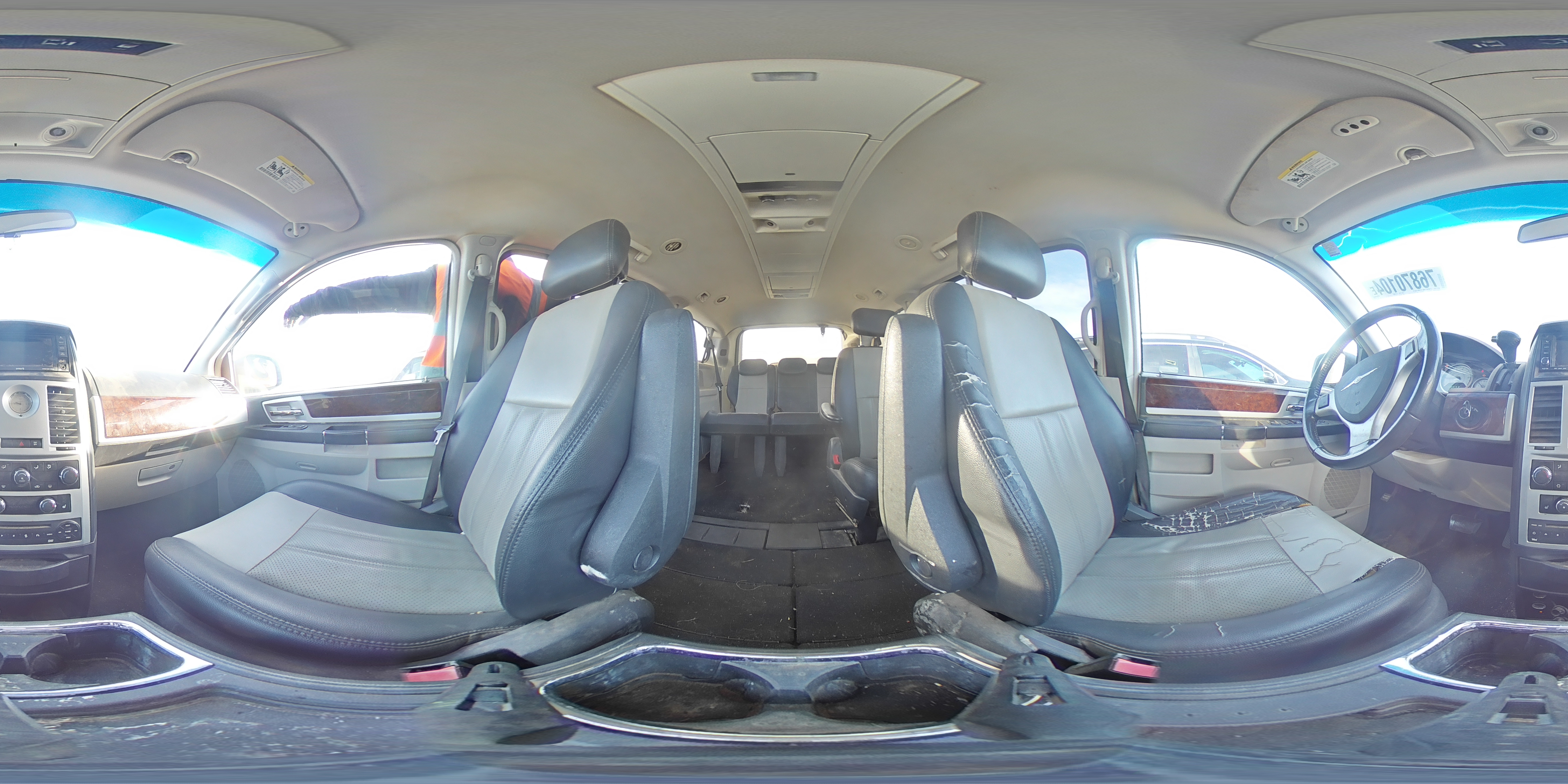 2010 Chrysler Town & Country Touring Plus VIN: 2A4RR8D19AR393478 Lot: 76870104