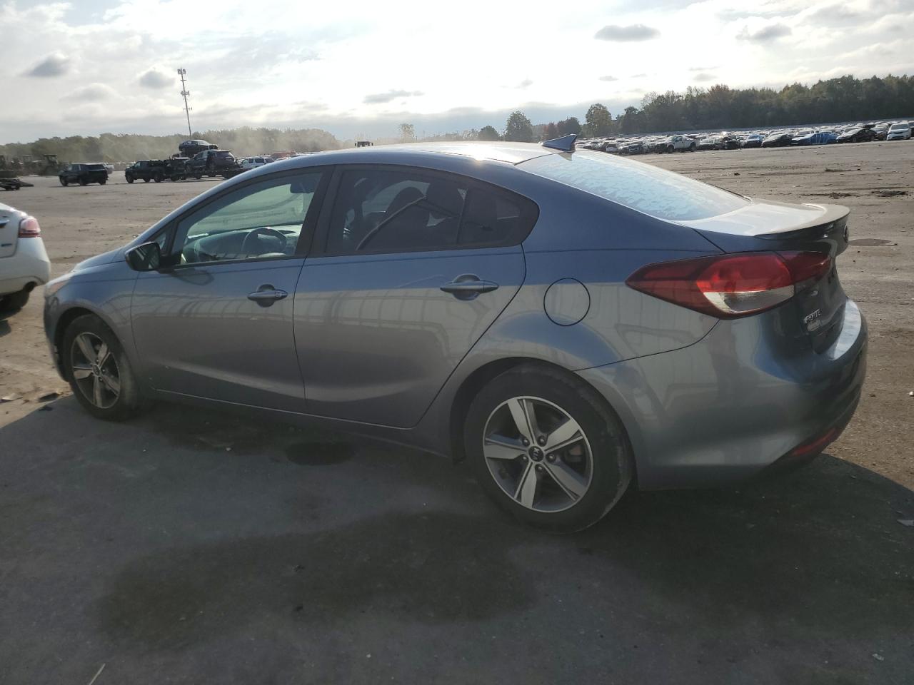 3KPFL4A73JE278467 2018 KIA FORTE - Image 2