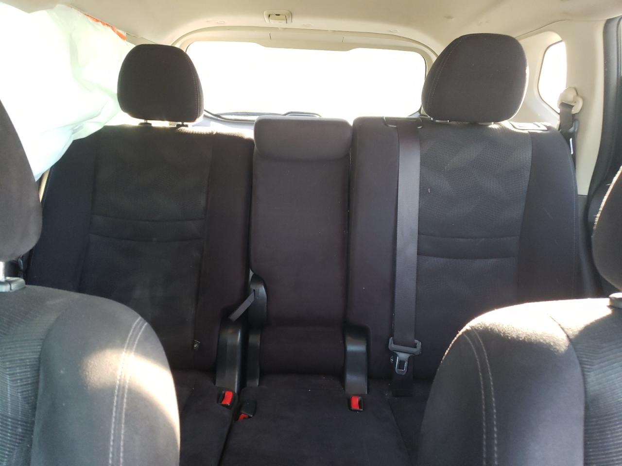 2016 Nissan Rogue - Image 10