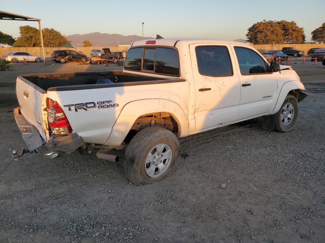 VIN 3TMJU4GNXEM163213 2014 TOYOTA TACOMA no.3