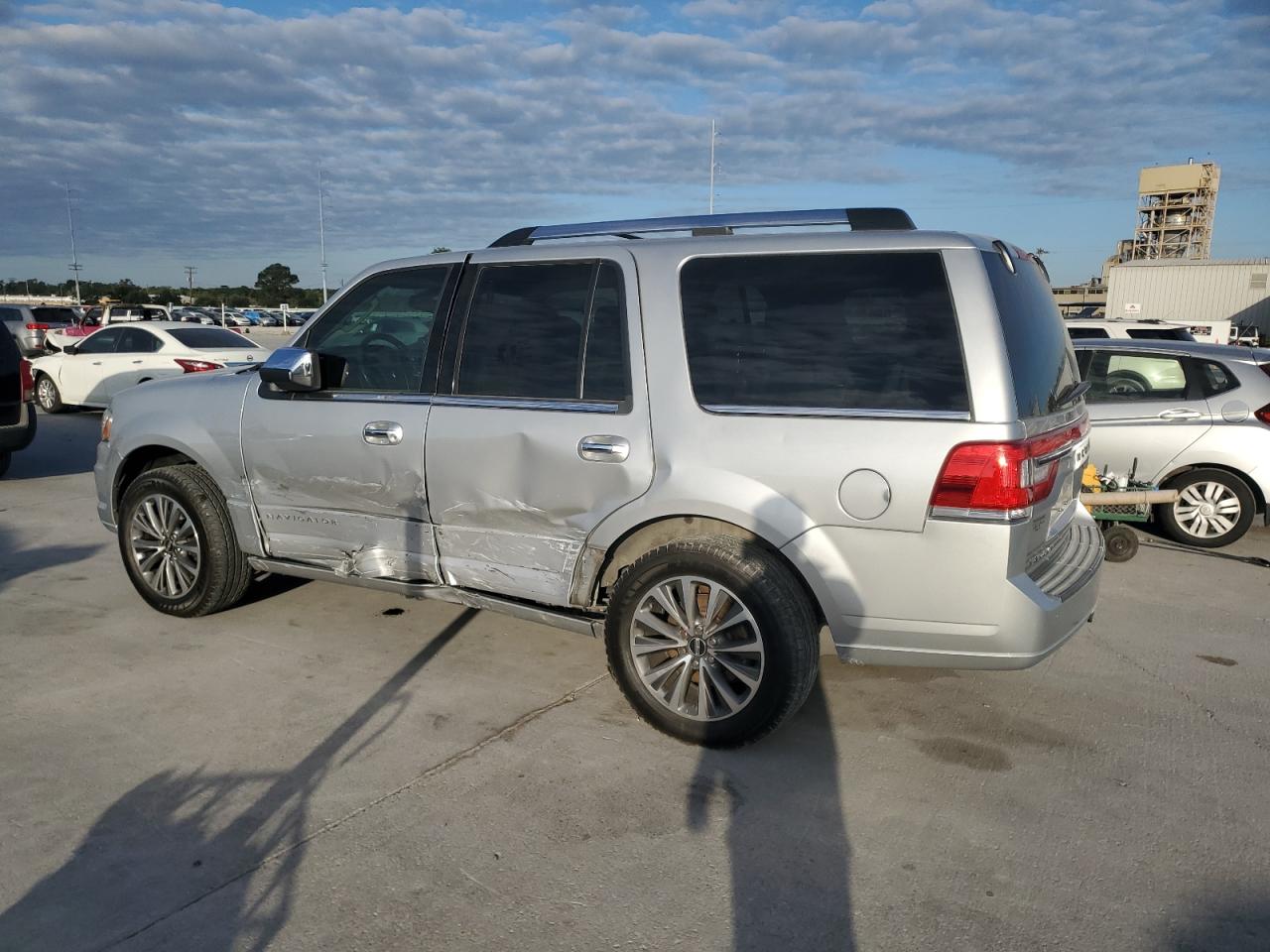 VIN 5LMJJ2HT8FEJ09600 2015 LINCOLN NAVIGATOR no.2