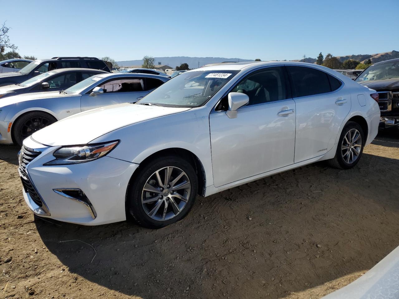 2016 Lexus ES - Image 1