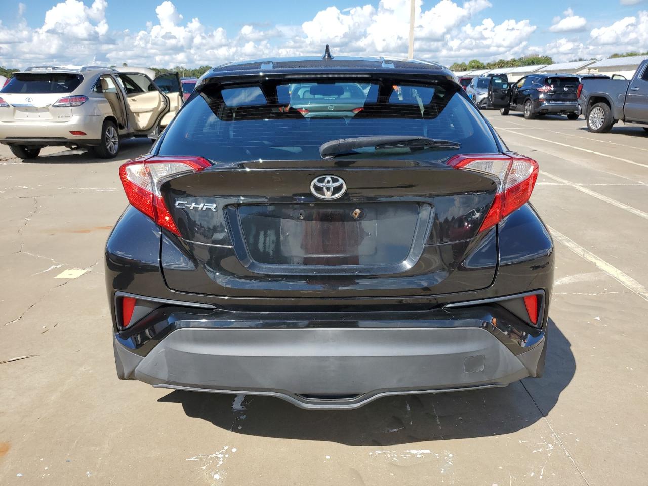 NMTKHMBXXJR014746 2018 Toyota C-Hr Xle