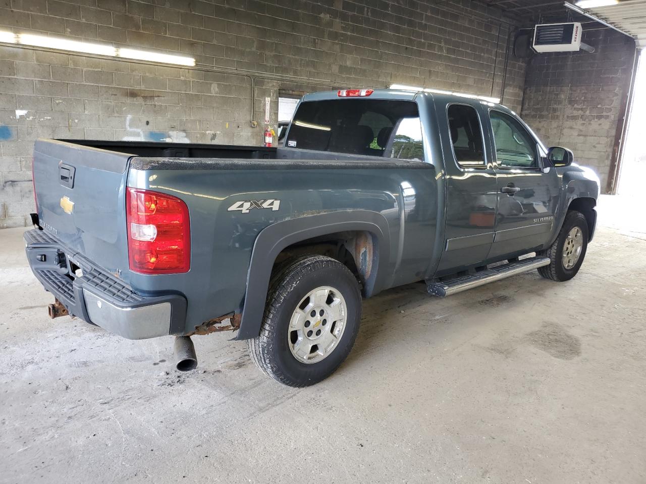 2013 Chevrolet Silverado - Image 3