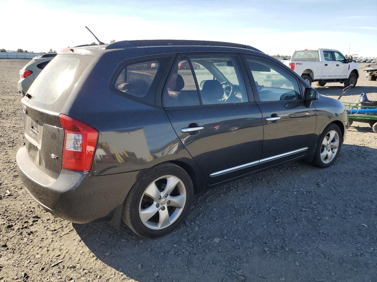 2007 Kia Rondo - Image 3