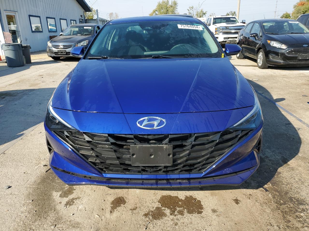 2022 Hyundai Elantra - Image 5