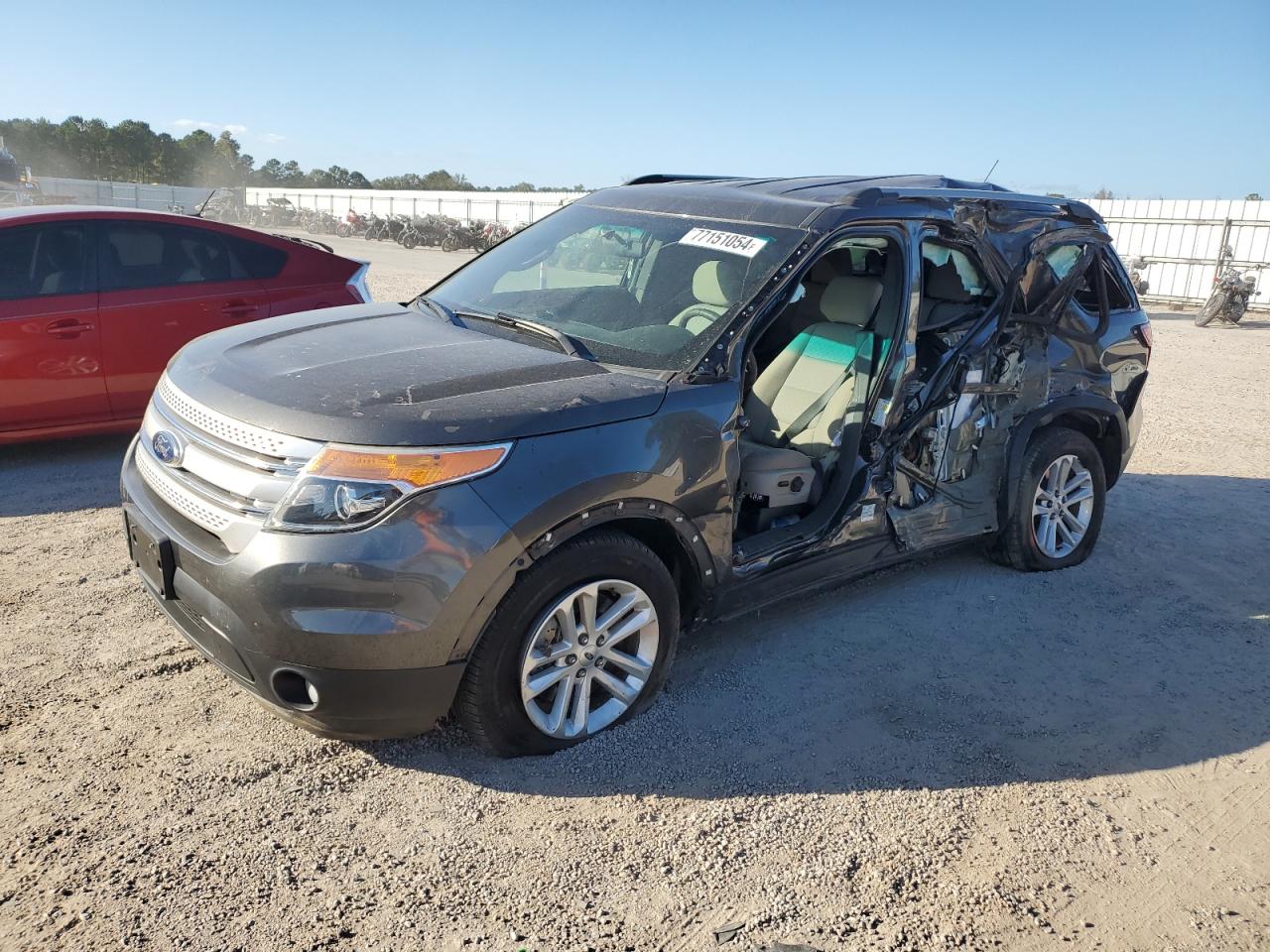 2015 Ford Explorer - Image 1