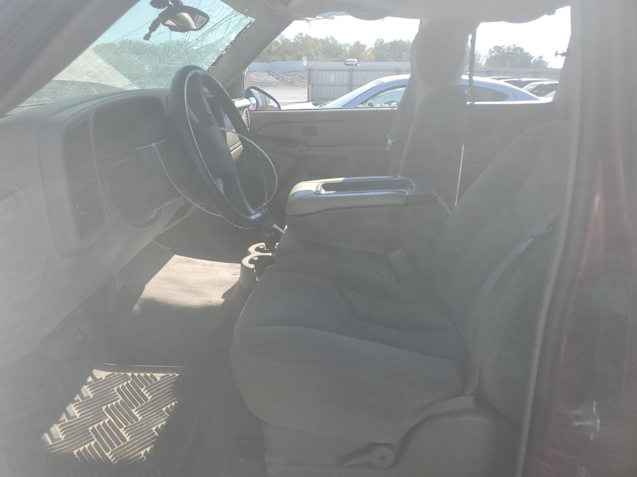 2005 Chevrolet Silverado - Image 7